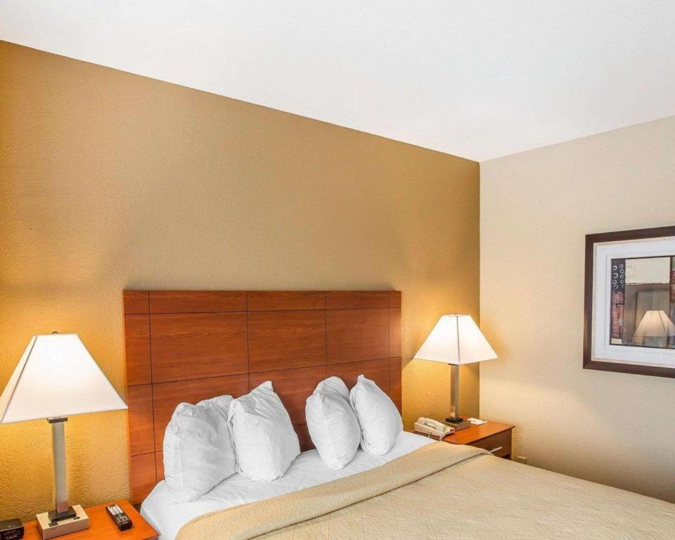 Quality Inn & Suites Mount Juliet Exterior foto